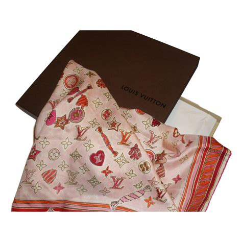 louis vuitton foulard con rose|louis vuitton collection.